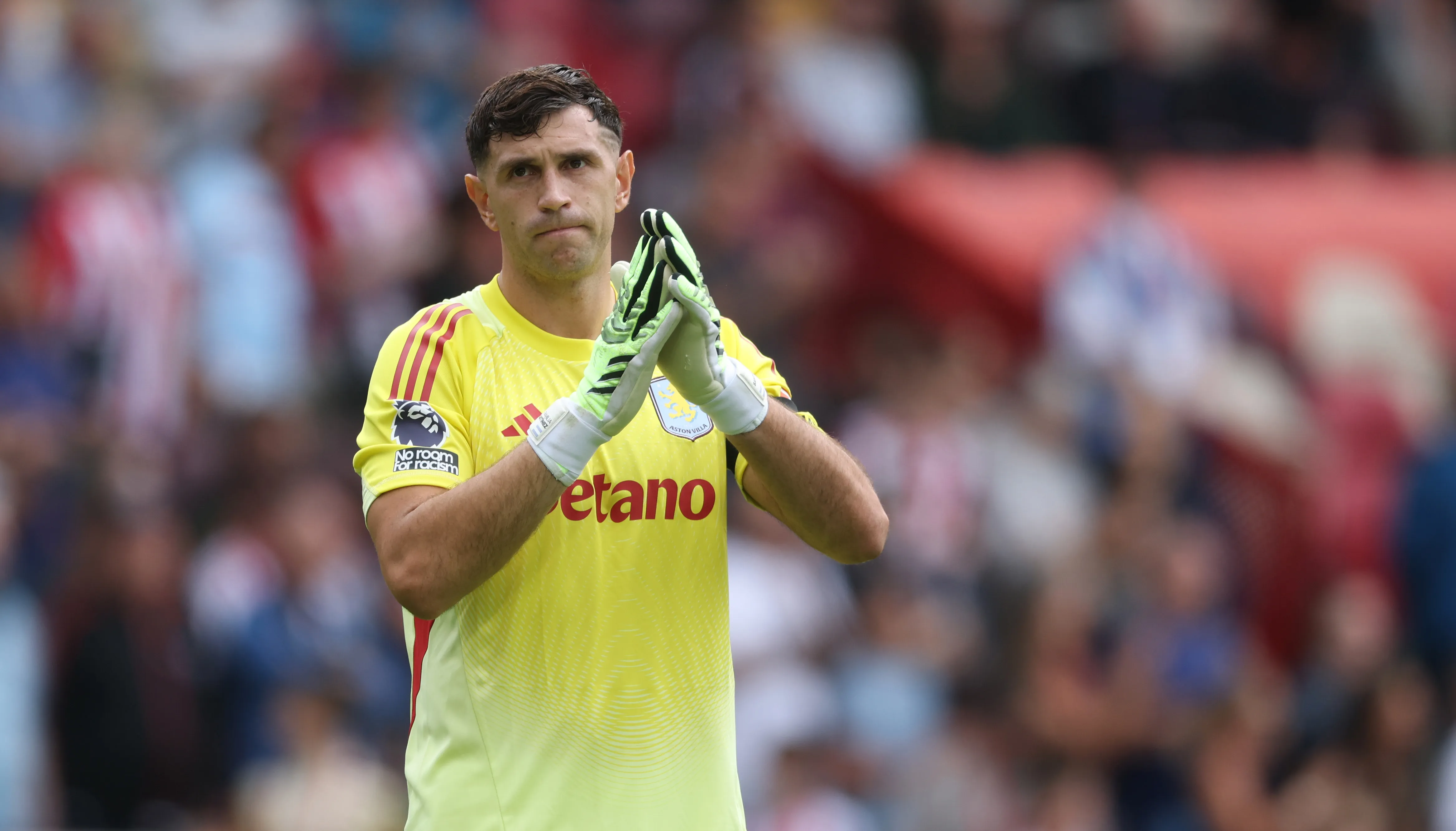Emiliano Martínez busca un nuevo equipo