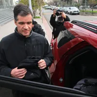 Genios: compañía telefónica festina con meme de Michael Clark esposado