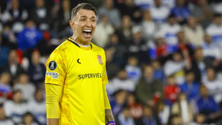 Fernando Muslera tuvo un partido más bien tranquilo en la revancha contra Universidad Católica.