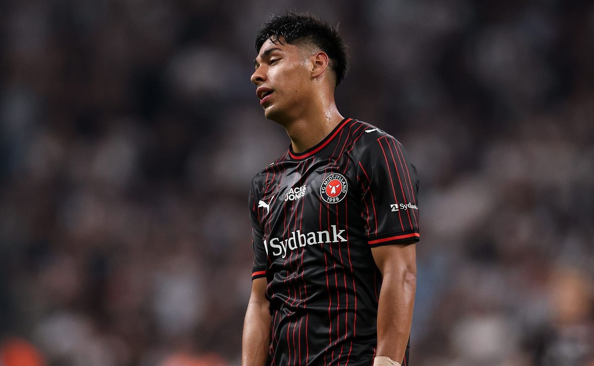 “Buscamos refuerzos”: Midtjylland sorprende con drástica decisión ante inminente salida de Darío Osorio