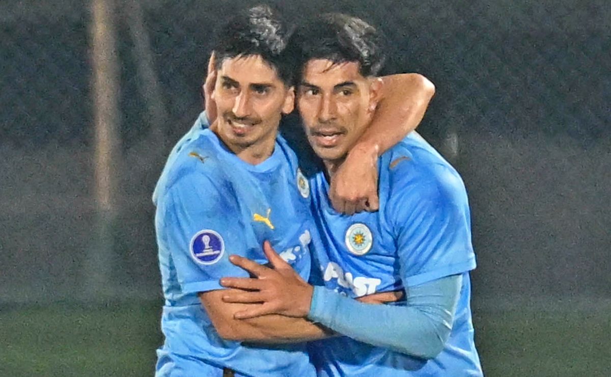 Salomón Rodríguez es reconocido por Conmebol tras noche goleadora en Sudamericana