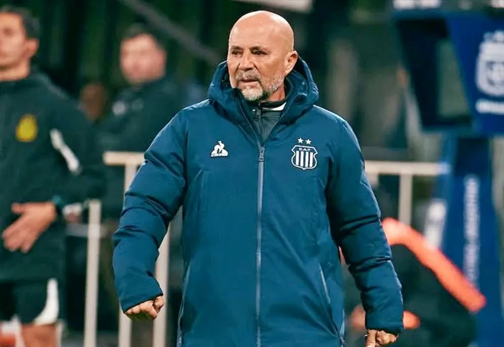 Jorge Sampaoli apenas suma una victoria en sus primeros partidos en Argentina. | Foto: Talleres de Córdoba.