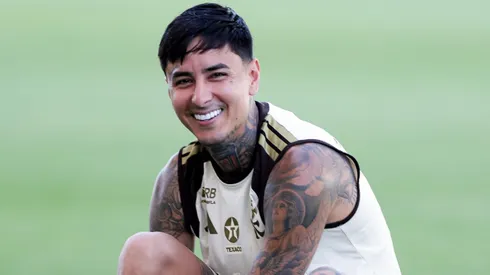 Sonríe el chileno con su nuevo contrato.