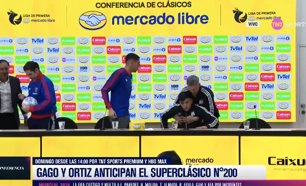 Fernando Ortiz levantó como un padre a su hijo a Diego Ulloa