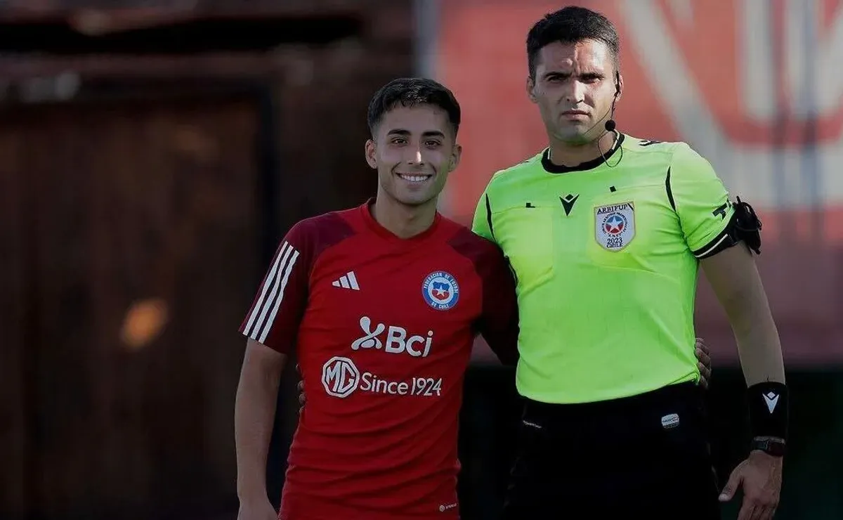 Lucas Assadi cuando fue dirigido por su hermano en un amistoso de la Roja en Juan Pinto Durán.