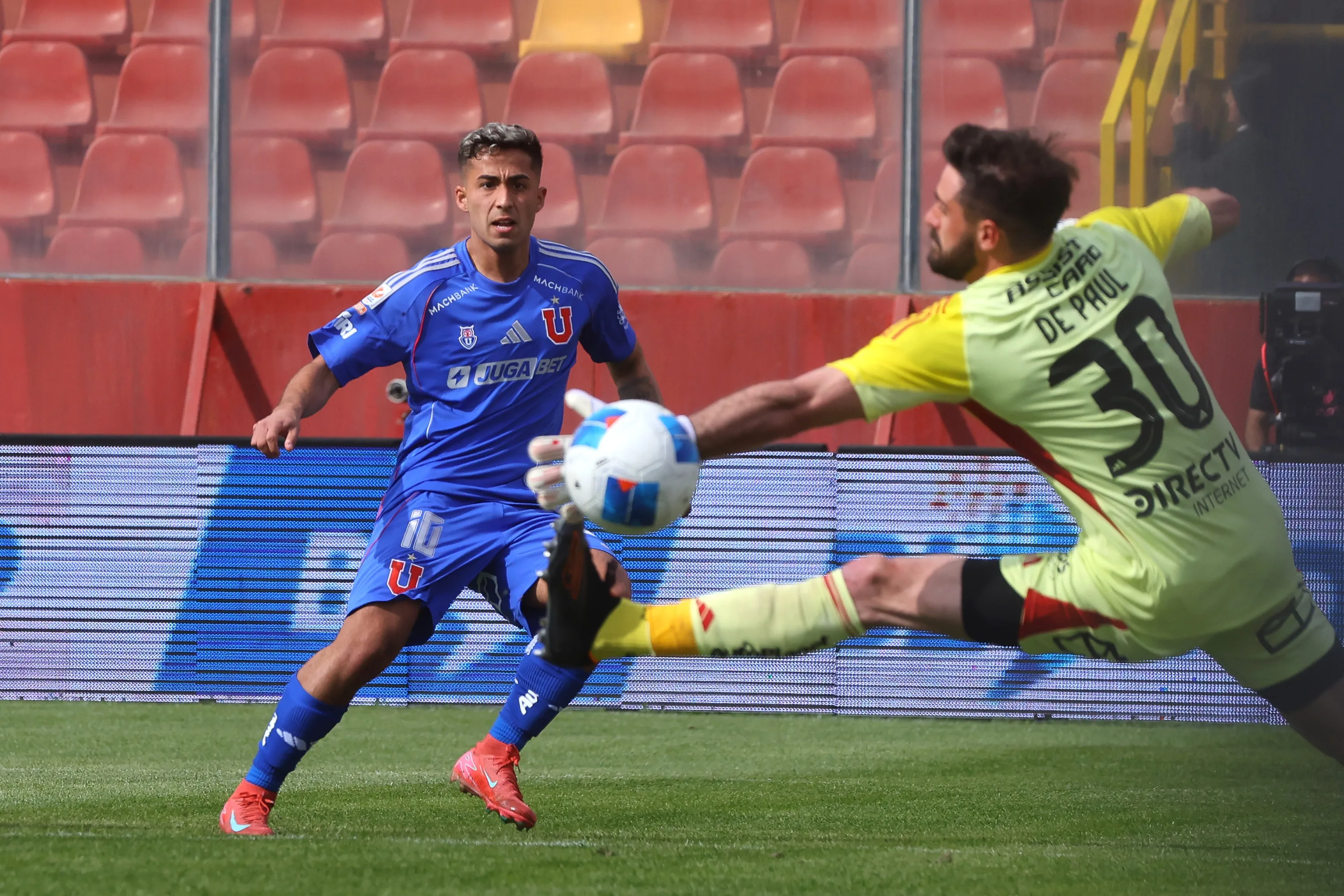 Lucas Assadi le anotó un golazo a Colo Colo en la Supercopa del año pasado. (Jonnathan Oyarzun/Photosport).