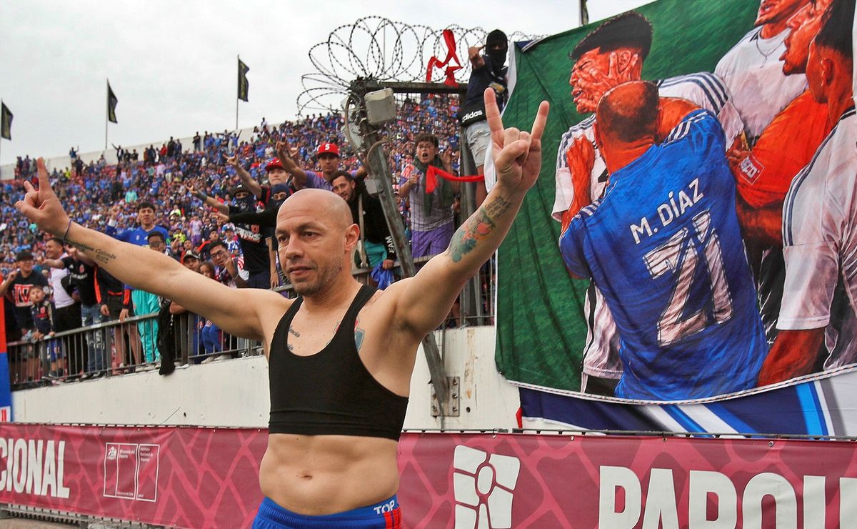 Popular influencer de la U destroza a Marcelo Díaz por polémica foto en el Superclásico: “El cáncer de los últimos años”