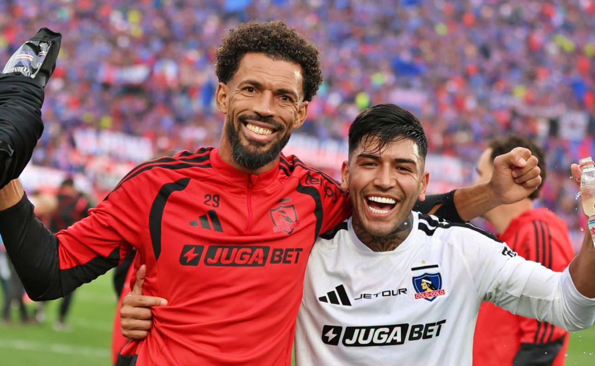 El íntimo festejo de Colo Colo tras vencer a la U: Vozinha es un albo más en las celebraciones