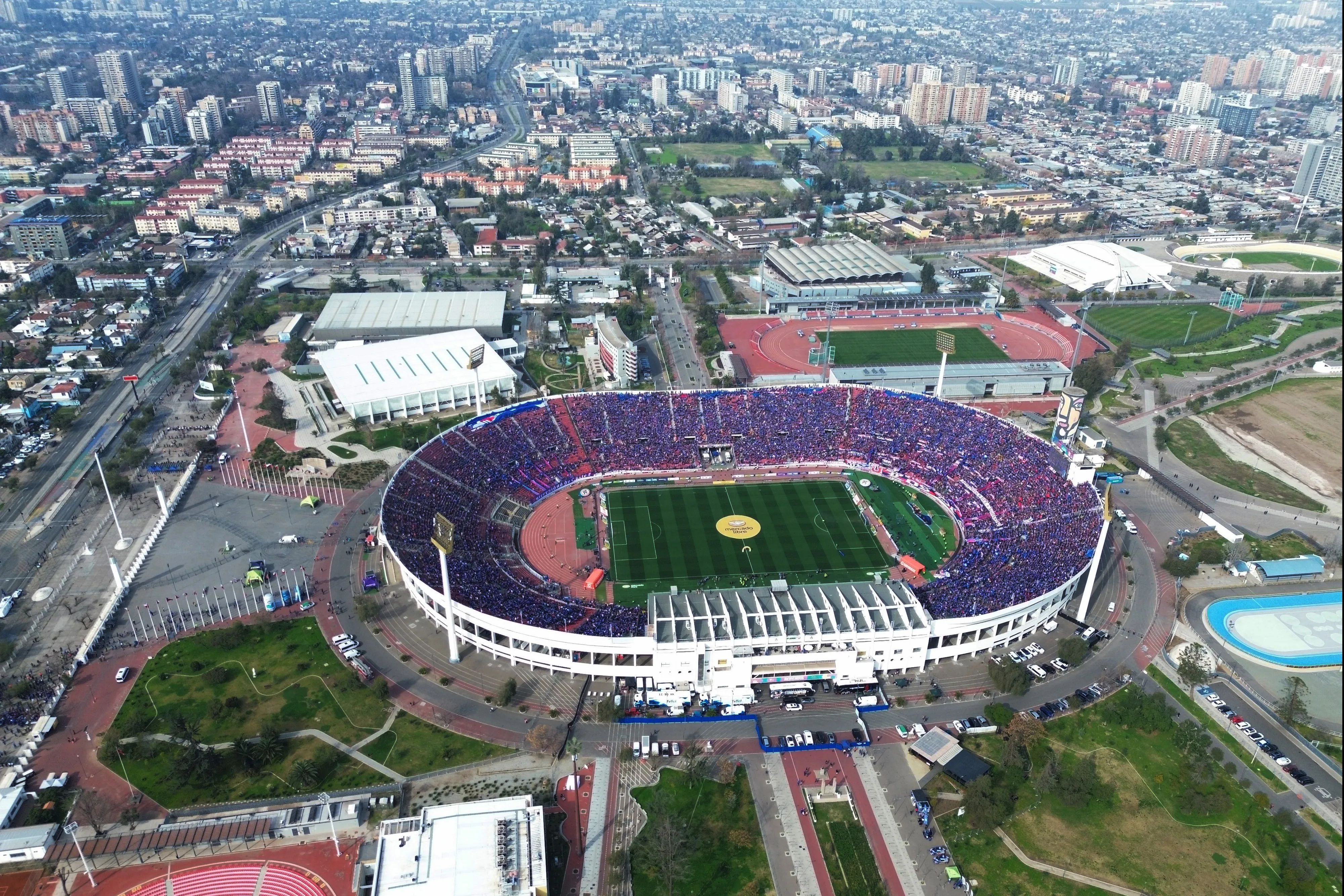 Colo Colo seguiría jugando en el Estadio Nacional por el buen estado de la cancha.