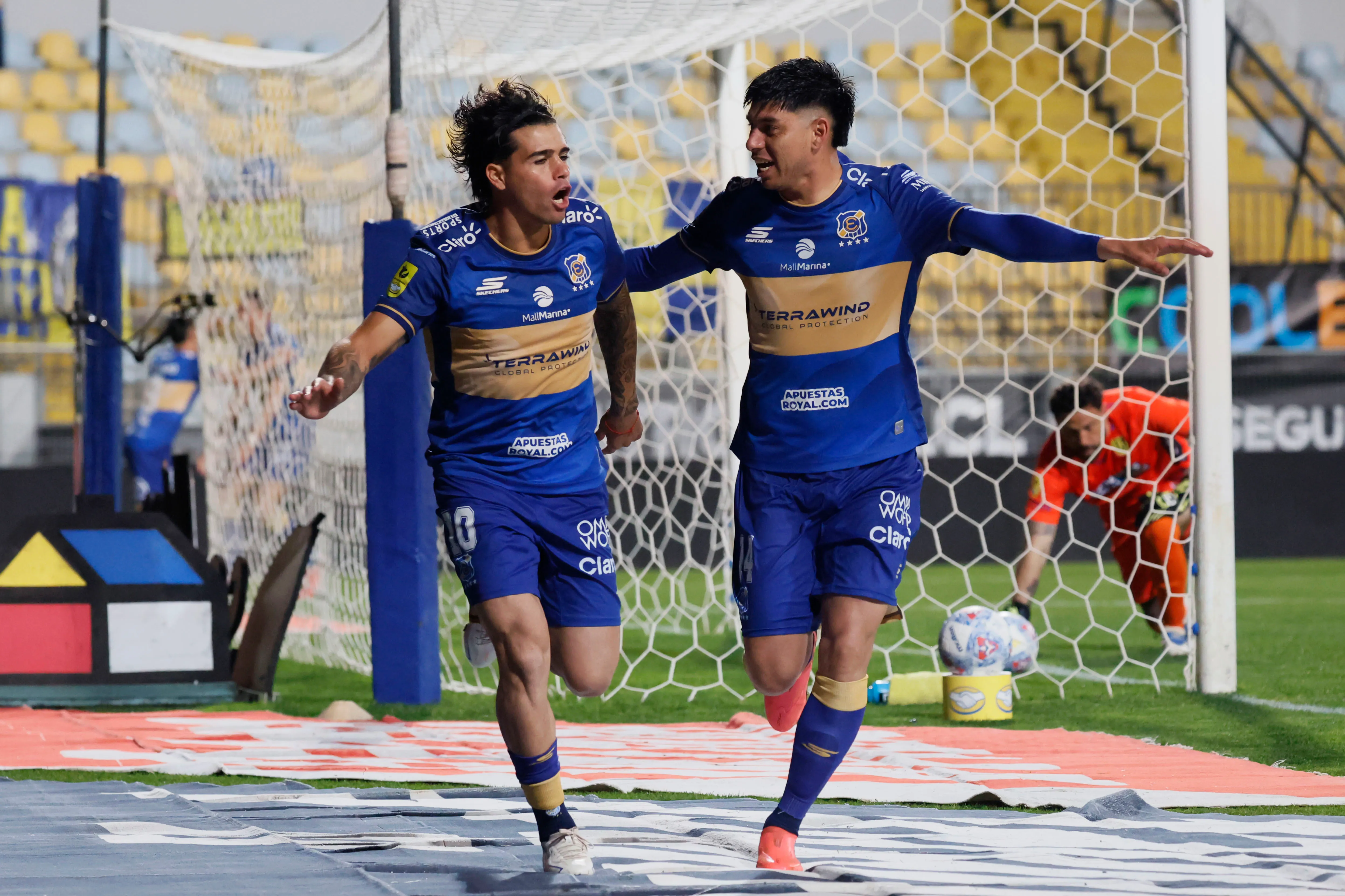 Alan Medina sigue encendido en Everton. Foto: Sebastian Cisternas/Photosport