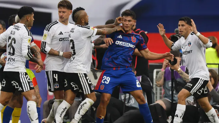 Vidal asegura que le hicieron una trampa a la U en el Superclásico.