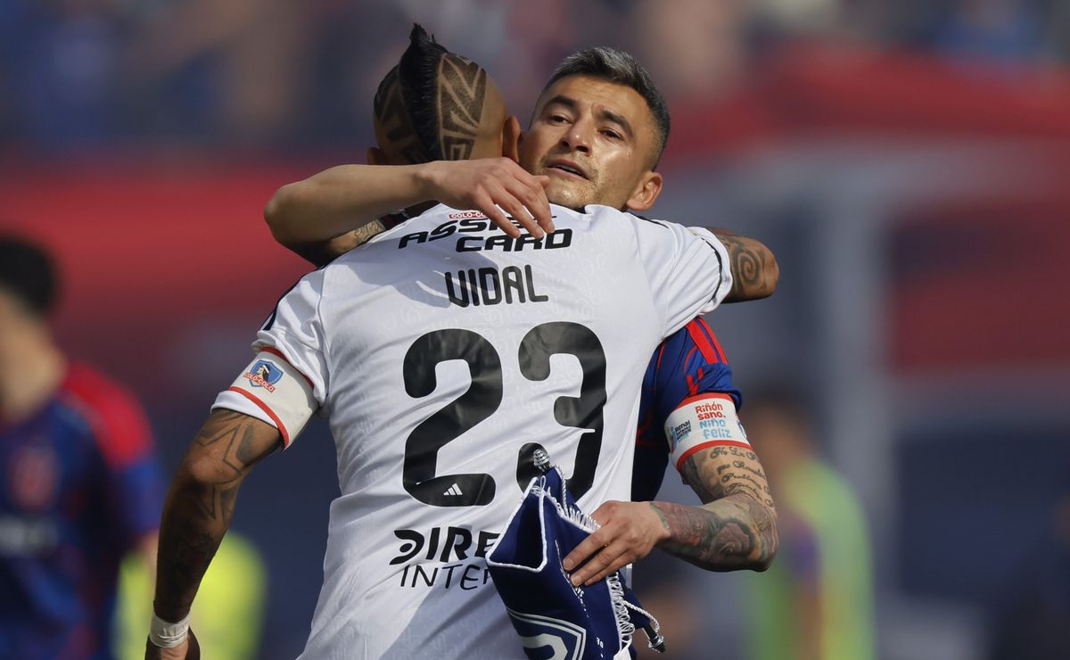 No nombra a Marcelo Díaz: Vidal sólo se pone contento por jugar contra Charles Aránguiz y Edu Vargas
