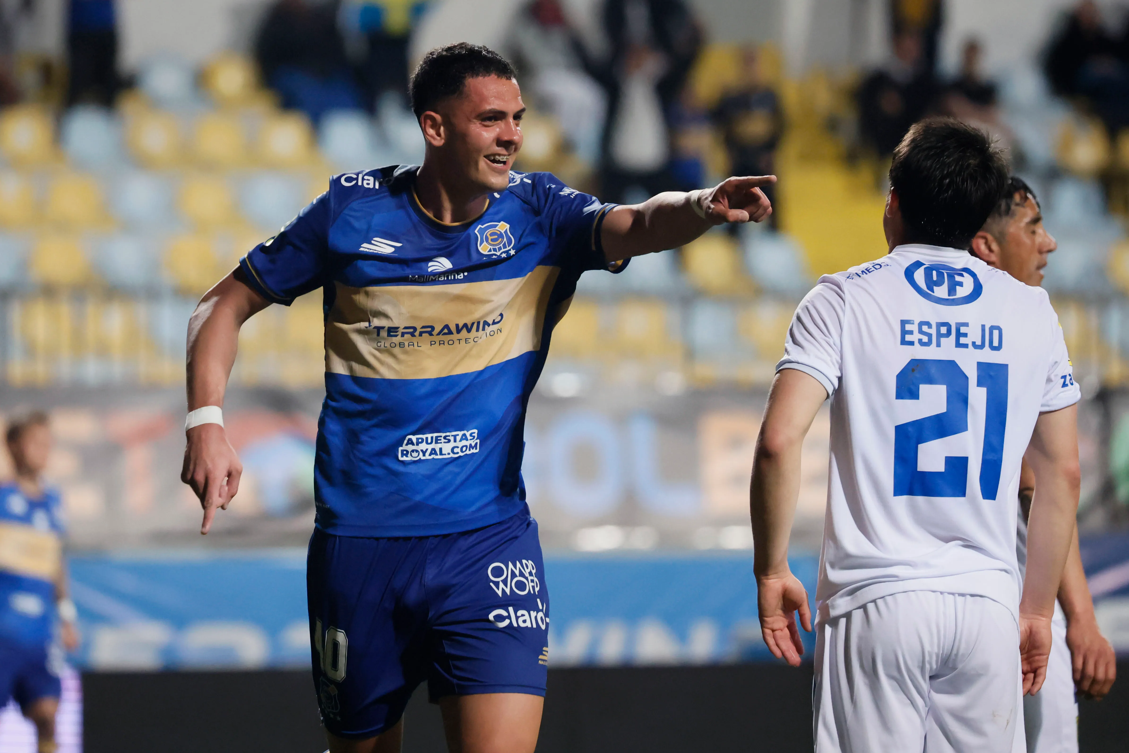 Así celebró Nicolás Montiel tras su gol de cabeza luego de un centro de Emiliano Ramos. (Sebastian Cisternas/Photosport).