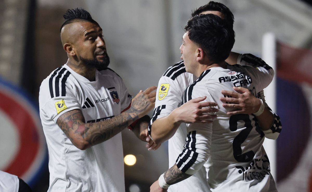 El nivel de Leandro Hernández en Colo Colo motiva gran elogio de Vidal: “Como Alexis, pero no con tanta gravedad”