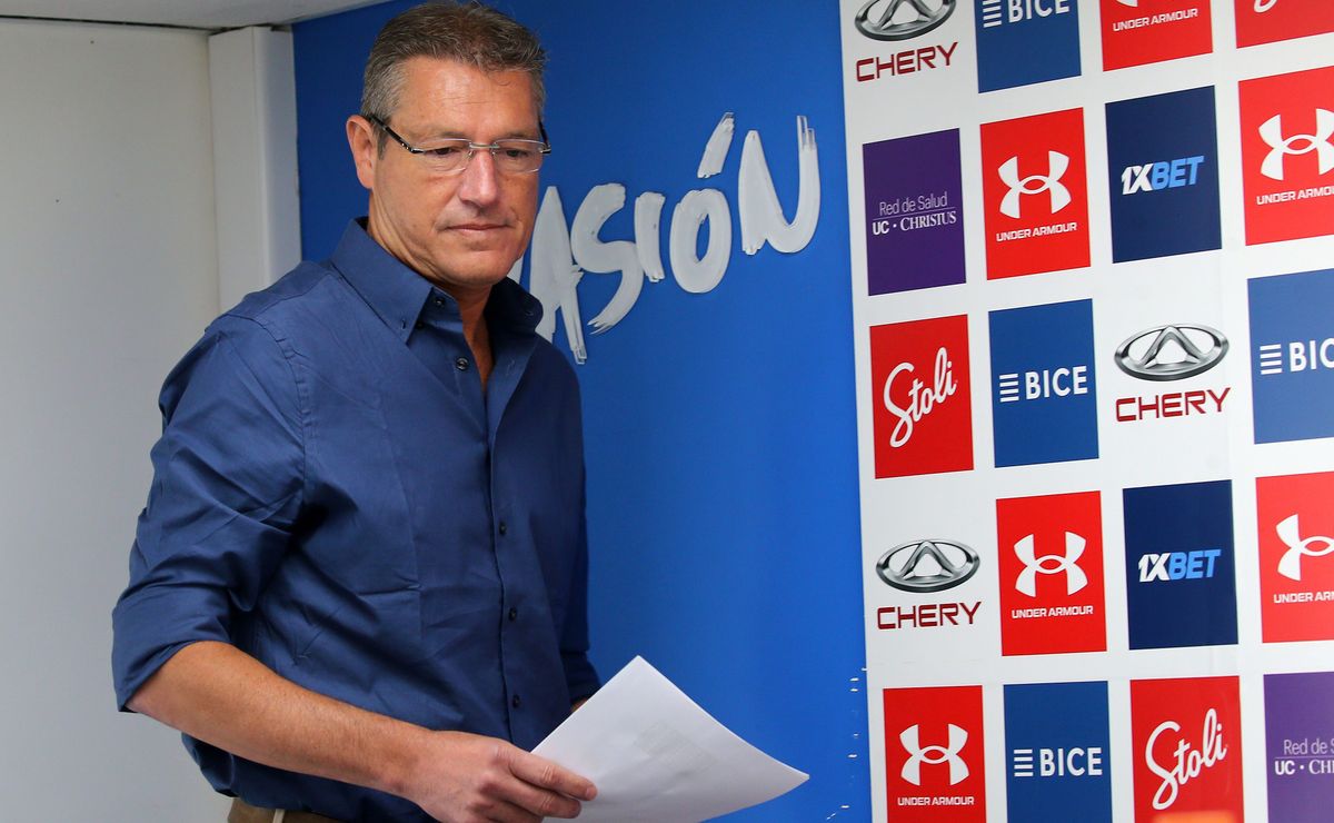 Leyenda de Católica da la receta para el sucesor del despedido Buljubasich: “Jugador internacional de selección”