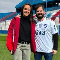 Boric sorprende con camiseta de Nacional