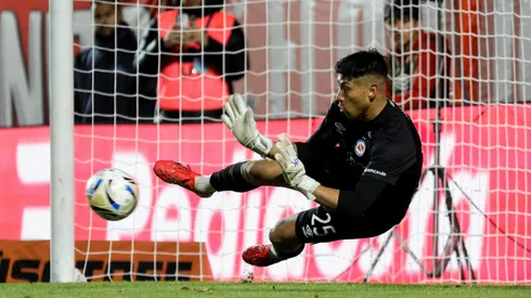 Brayan Cortés protagonizó una espectacular doble atajada ante Lanús.
