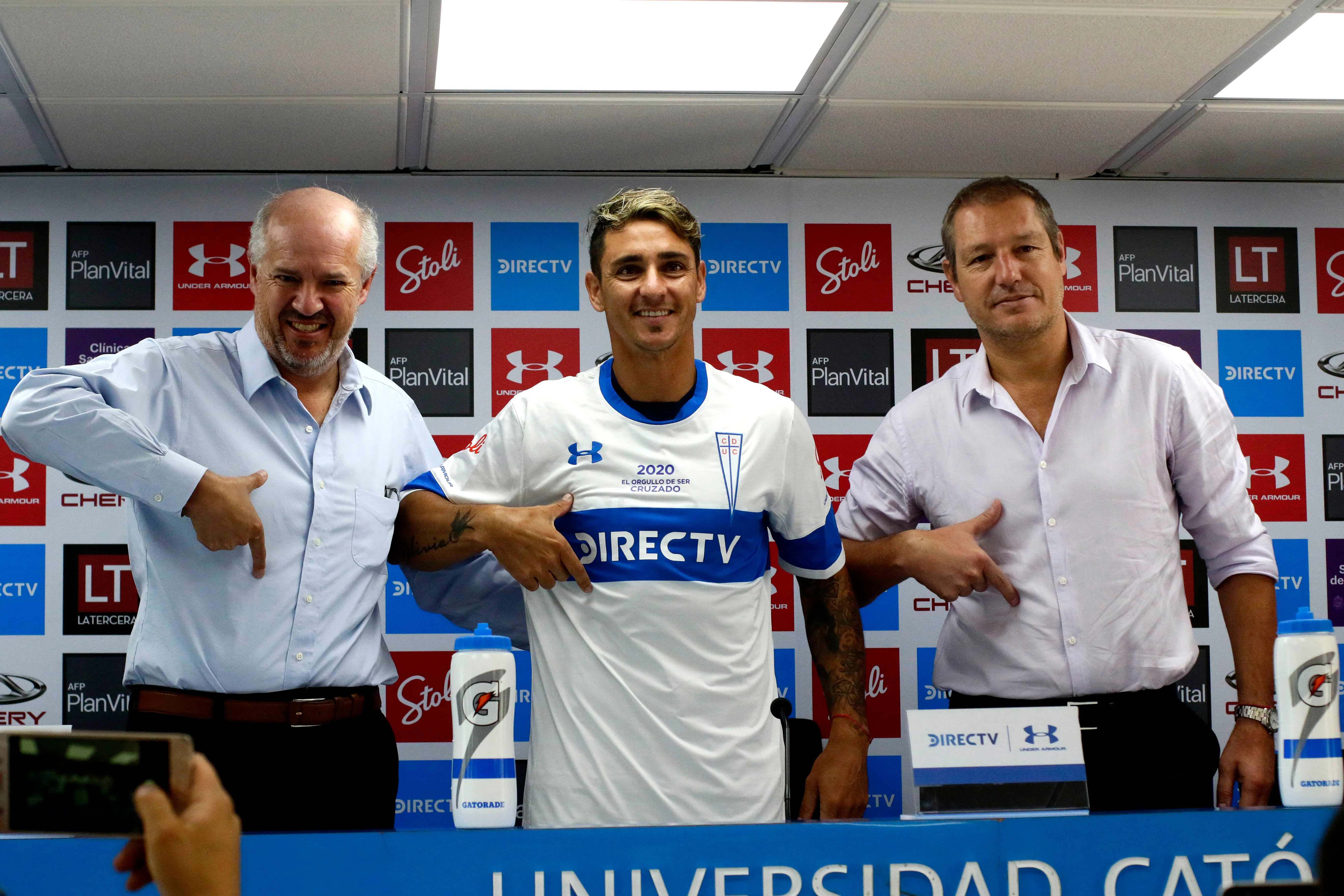 Juan Tagle, Fernando Zampedri y el Tati Buljubasich en la presentación del Toro. (Javier Salvo / Photosport).