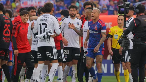 Iván Román tuvo varios cruces en el Superclásico.