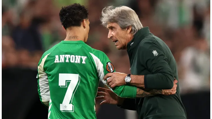 Pellegrini ya sumó 100 victorias con Real Betis y aún se le espera en la Roja