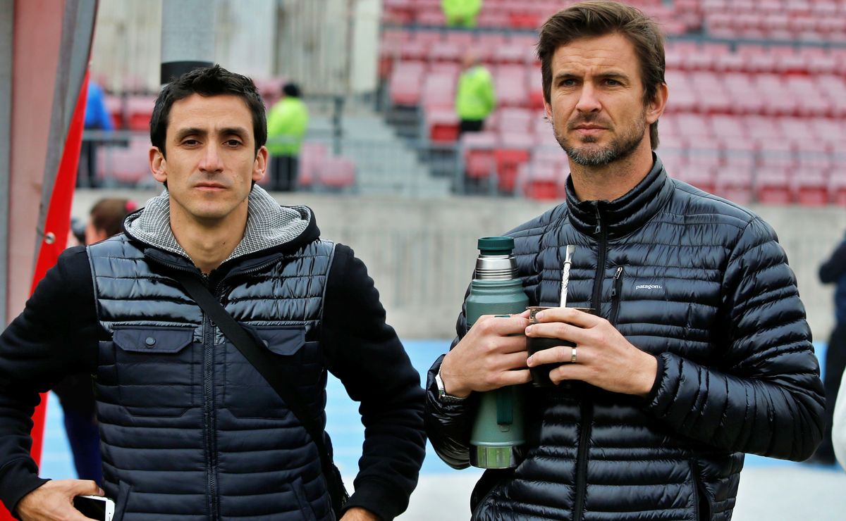 Los cuatro ex jugadores de Católica que son opciones para reemplazar a Buljubasich: “Quieren tenerlo pronto”