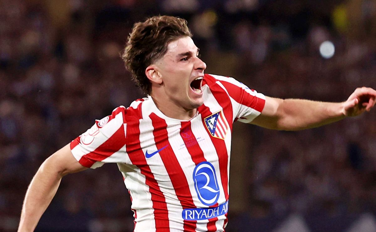 Tras portazo al Barcelona: El gigante de Inglaterra que quiere liberar a Julián Álvarez del Atlético Madrid