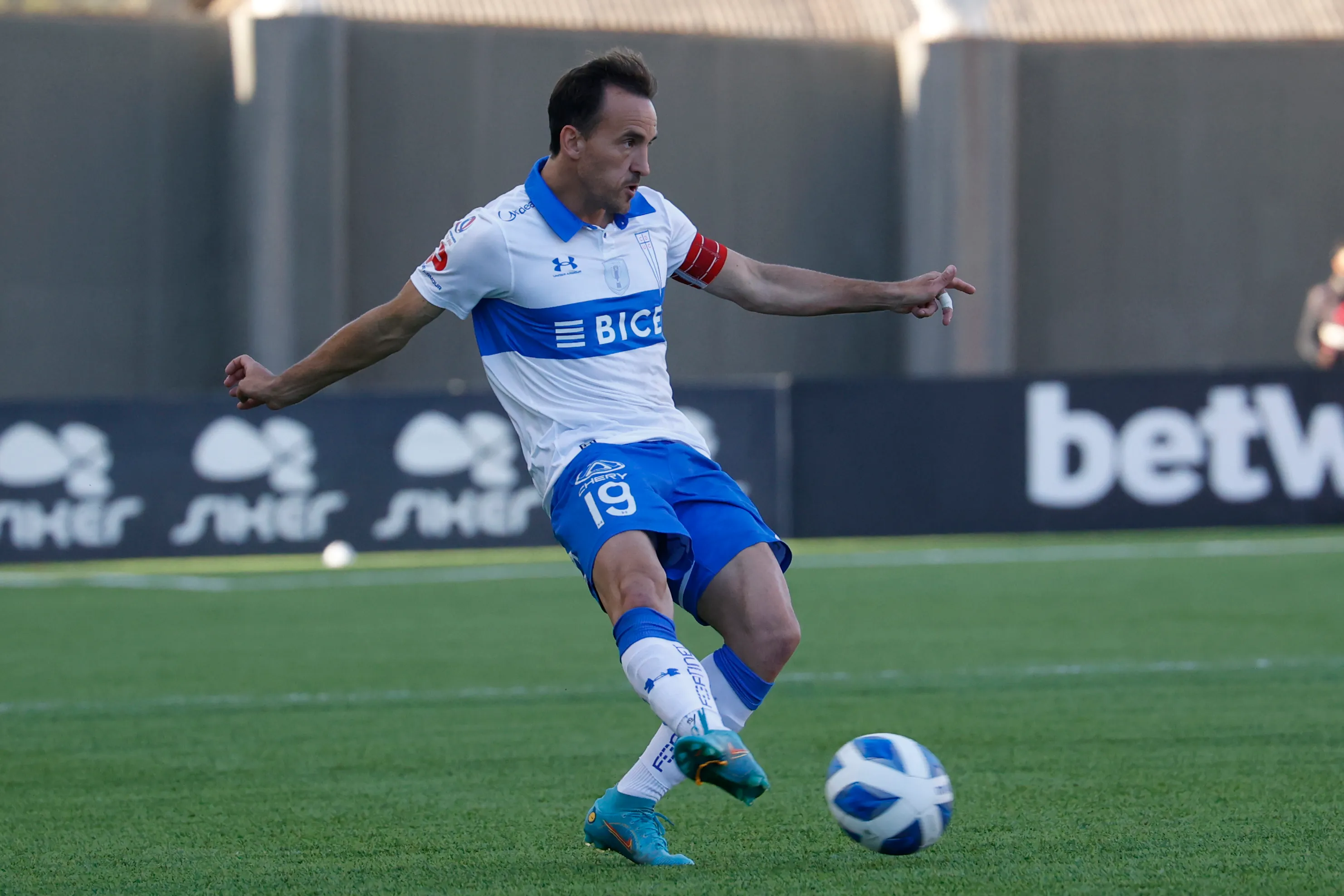 José Pedro Fuenzalida se retiró en el 2022 del fútbol con la camiseta de Universidad Católica. | Foto: Photosport.