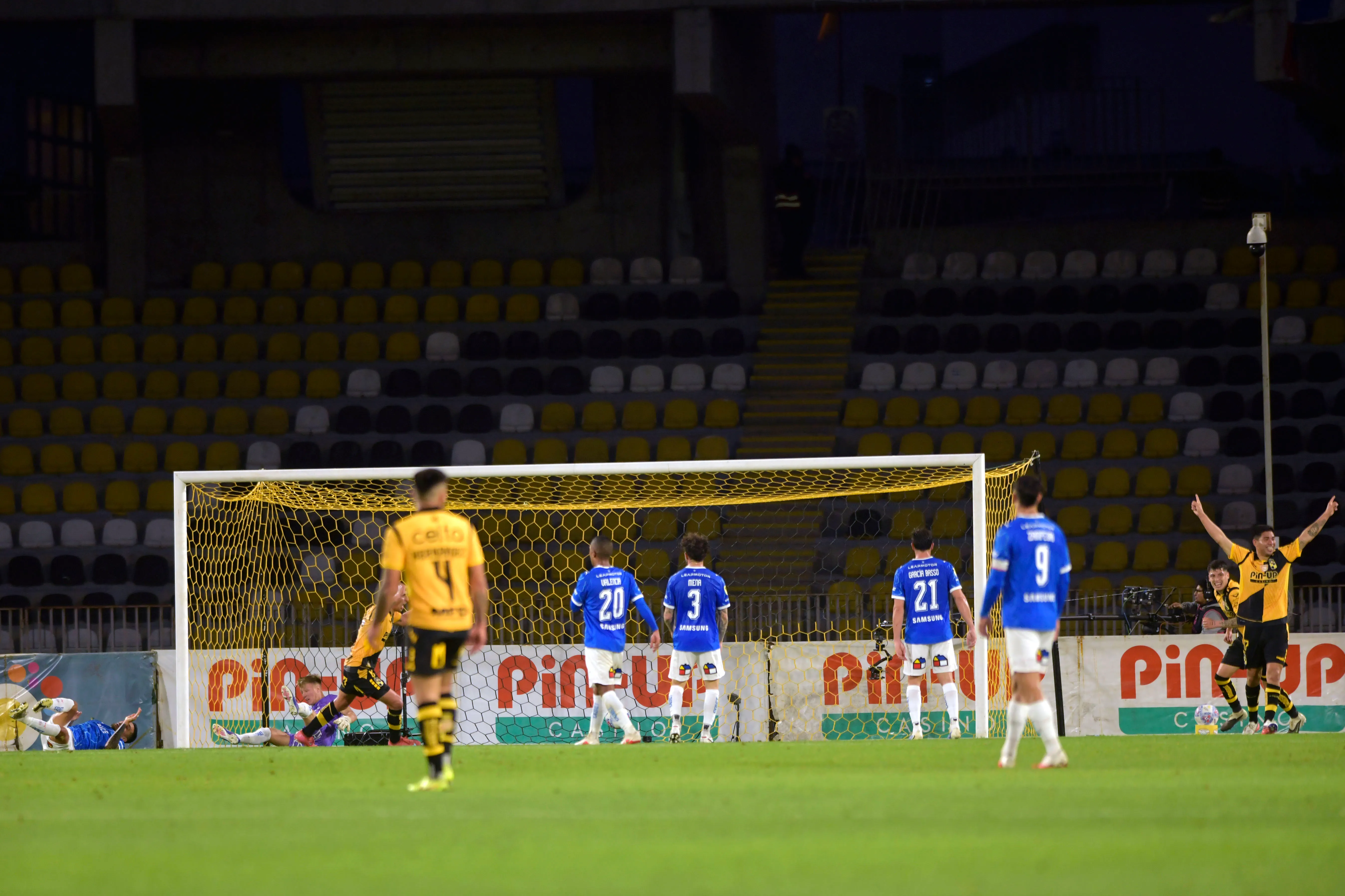 Johansen abrió la cuenta en el puerto Pirata. (Alejandro Pizarro Ubilla/Photosport).