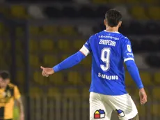 Zampedri al rescate y Católica remonta ante el actual campeón chileno