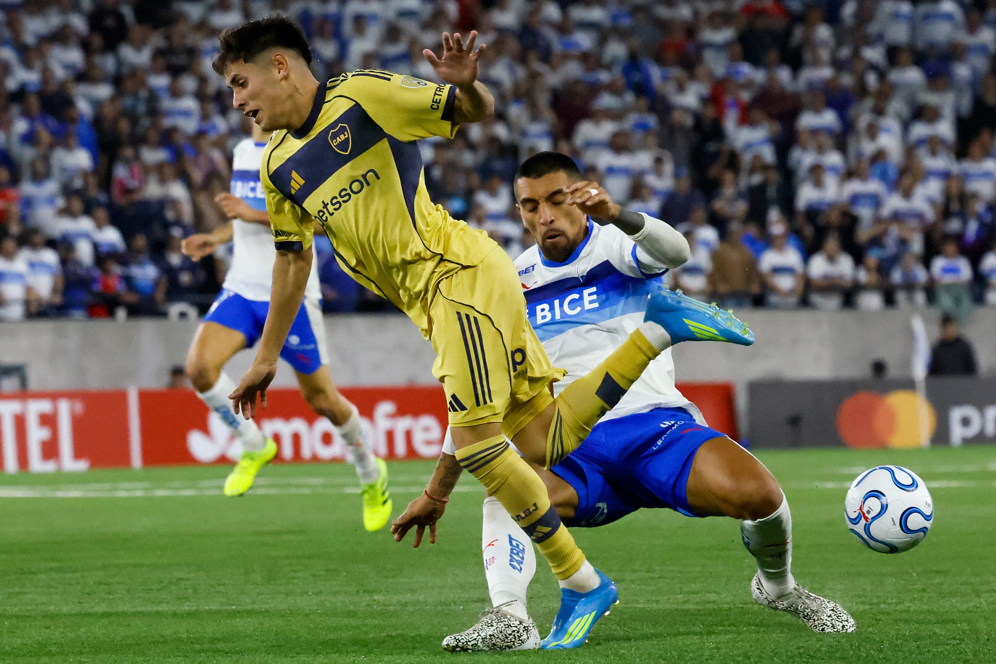 Tomás Aranda jugó los dos partidos de Boca vs Católica en la fase grupal de la Copa Libertadores. (Andrés Piña/Photosport).