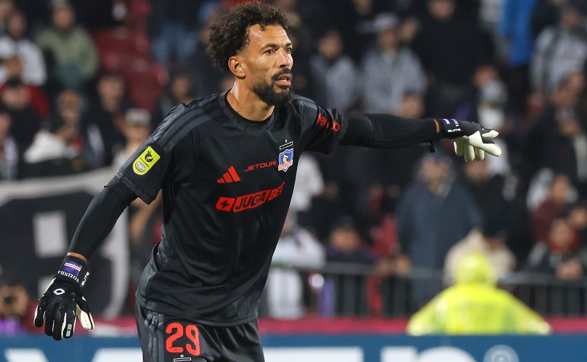 Vozinha habla tras su primer partido por Colo Colo: “Un honor estar en el mejor y más grande de Chile”