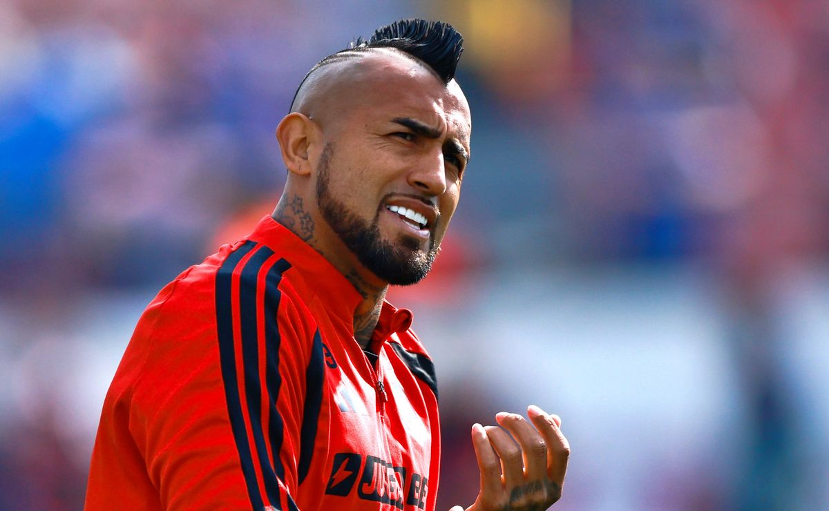 Vidal con todo contra la U por denuncia a Javier Correa: “Los chunchos no saben qué más andar sapeando”