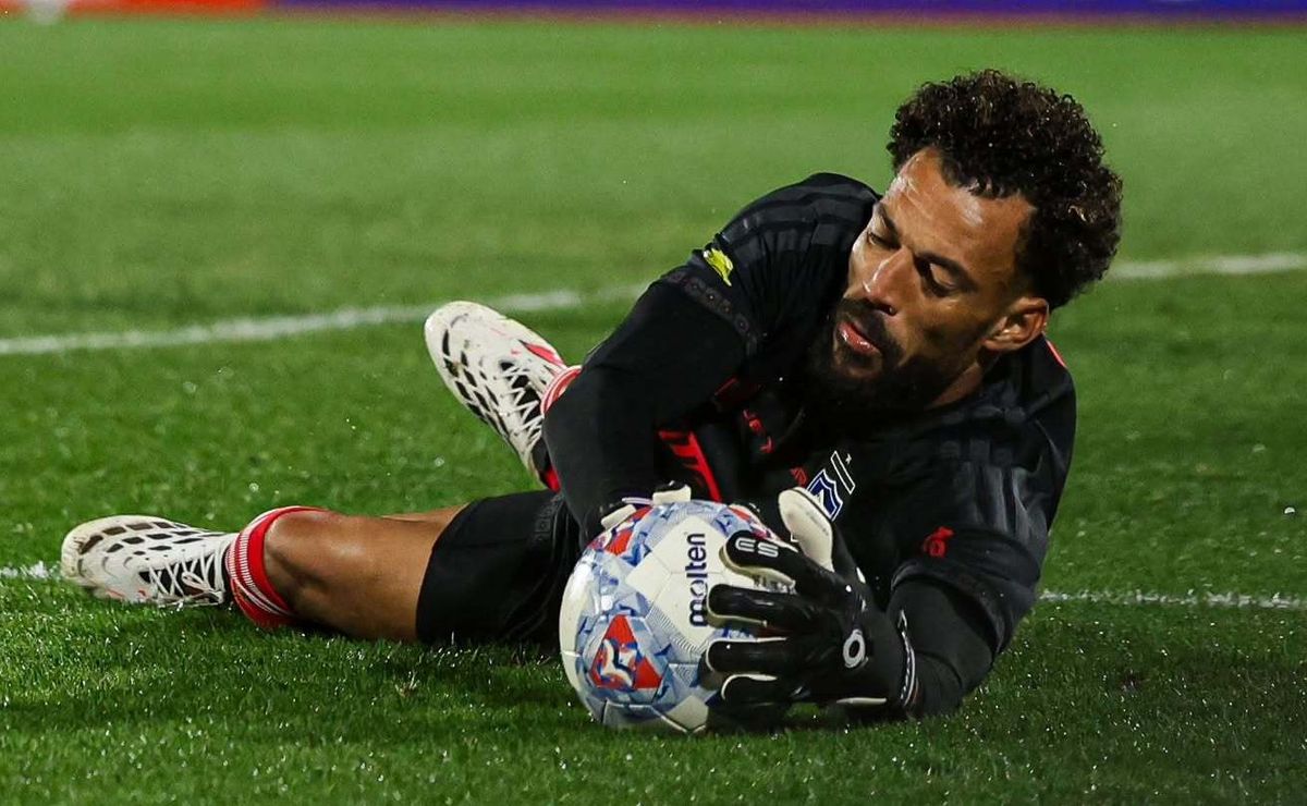 Vozinha hace historia en Colo Colo: rompe histórico récord en su esperado debut por Copa Chile