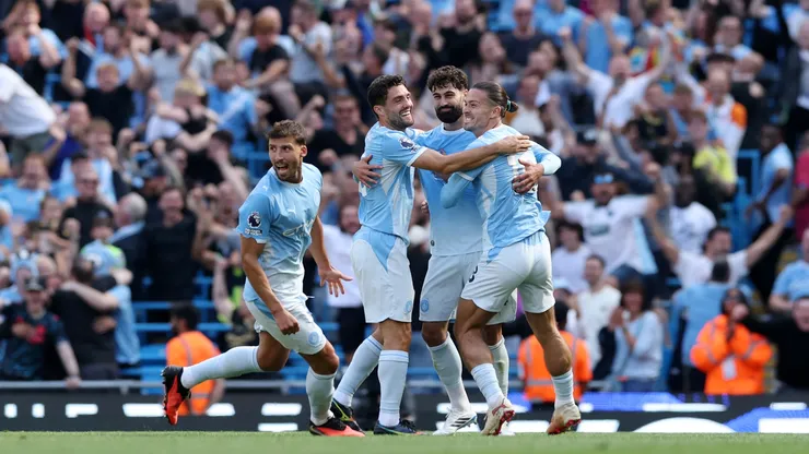 Los jugadores de Manchester City celebran uno de los goles en el triunfo sobre Bournemouth.