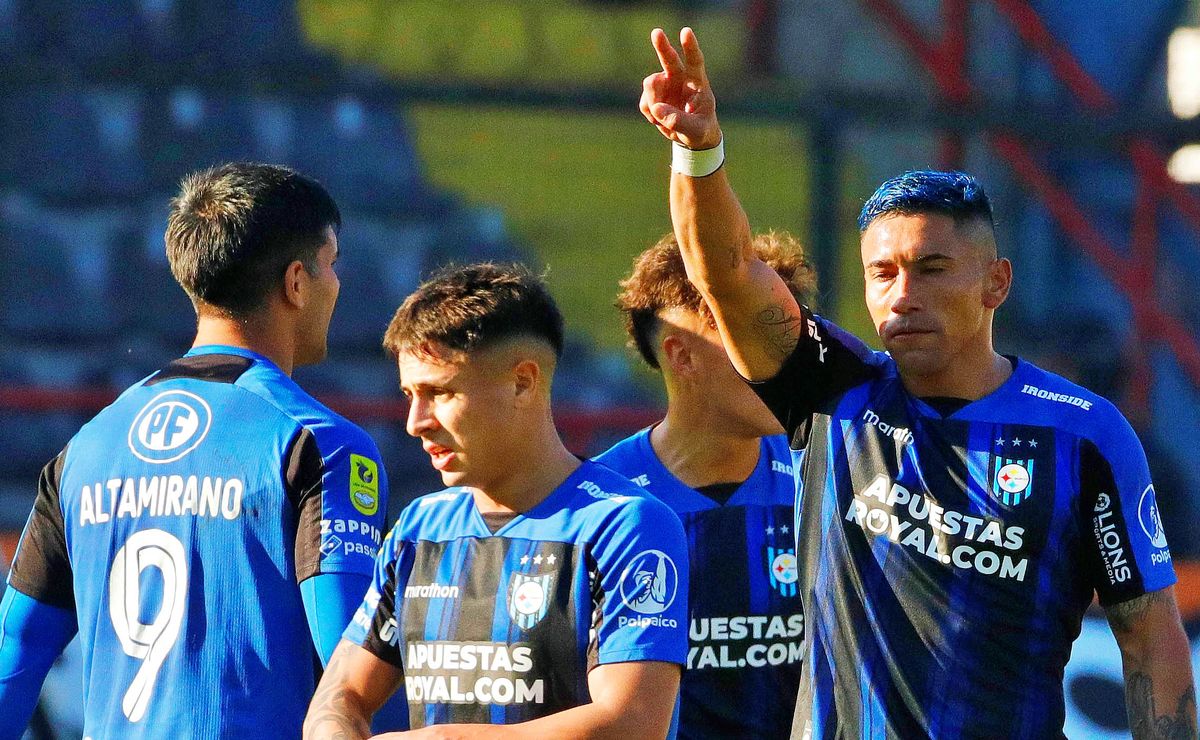 Huachipato remece el mercado chileno y ficha un nuevo atacante para salir de la crisis
