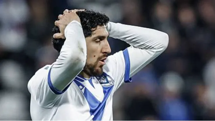 Diego Valdés parece no poder encadenar una seguidilla de partidos sin lesiones.