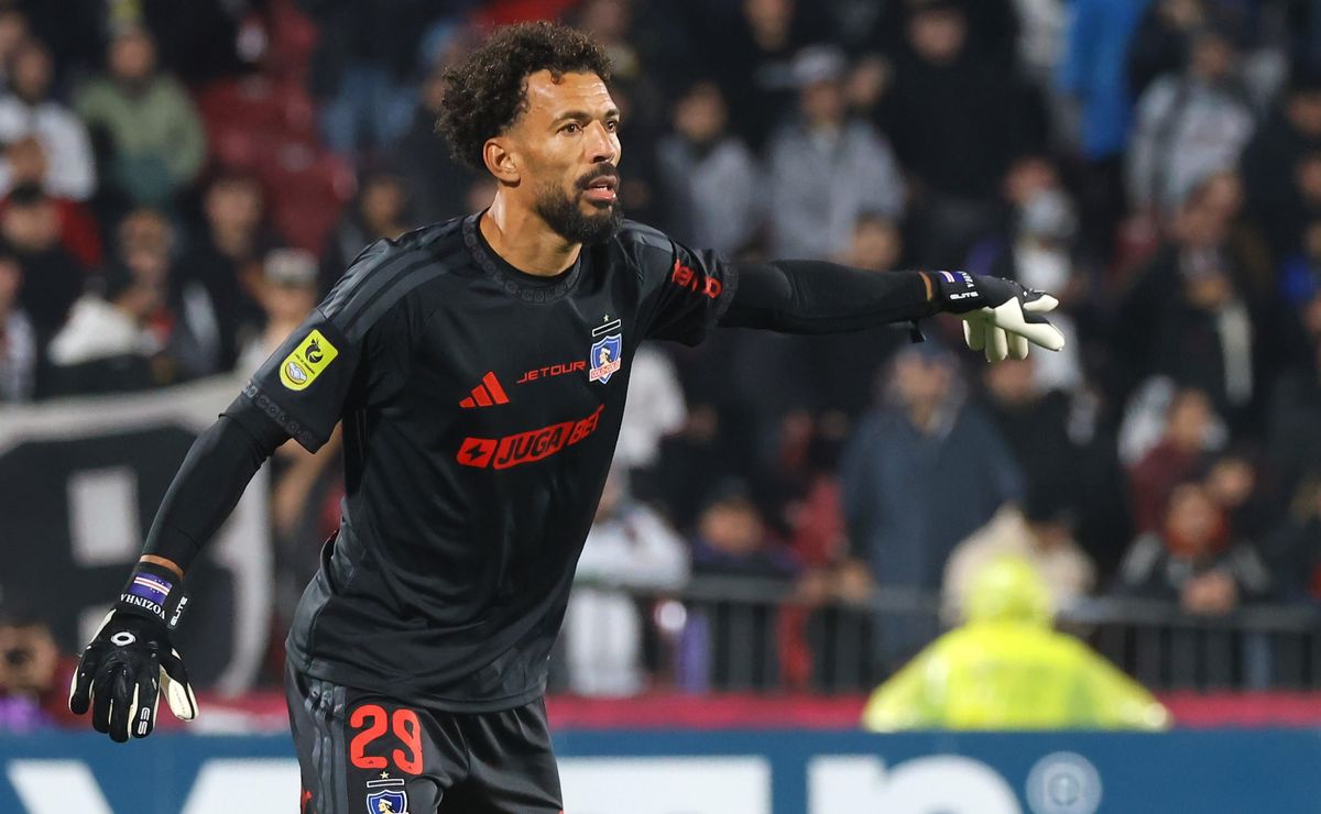 Vozinha elige las mejores 10 fotos de su debut en Colo Colo: “Regreso especial”