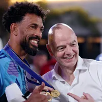 Gianni Infantino se hace hincha de Colo Colo por Vozinha