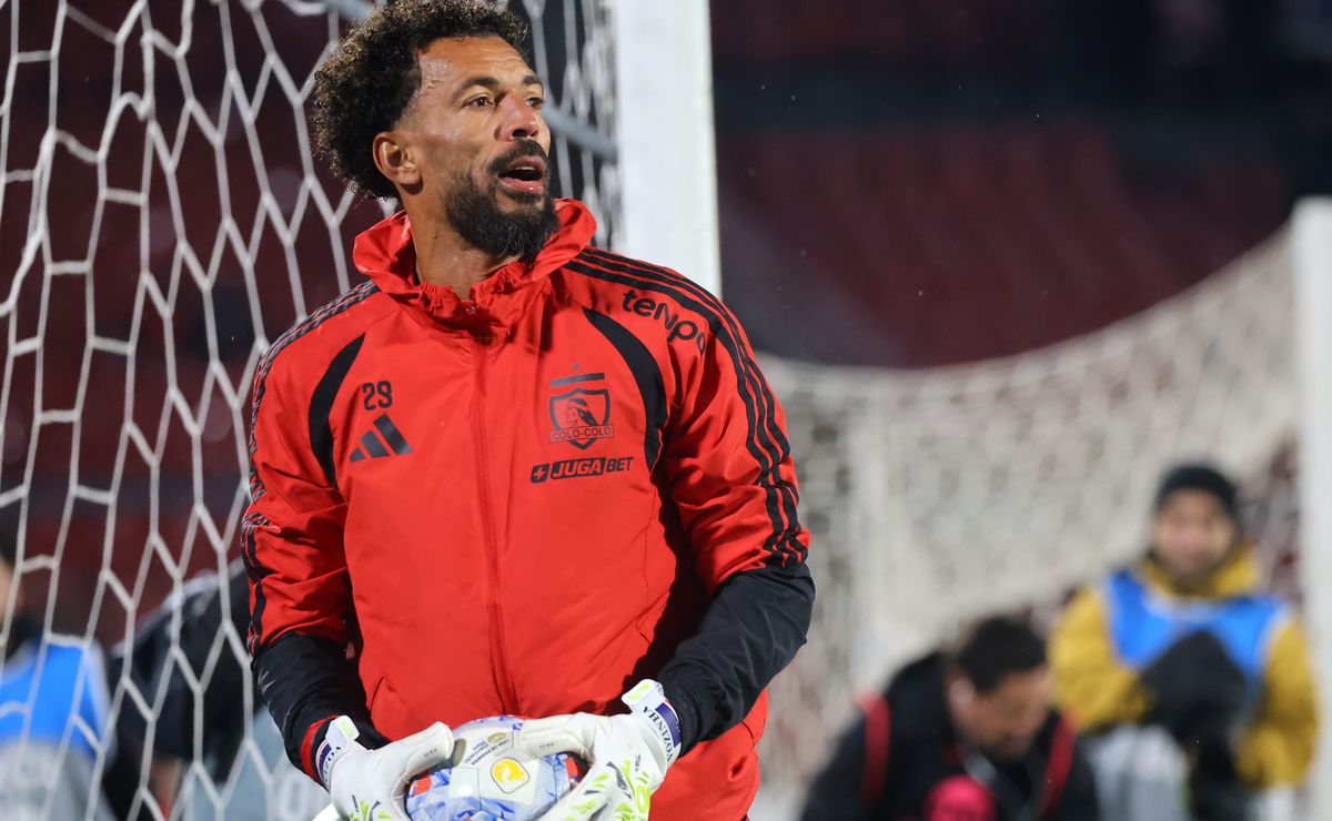 Tras su debut en Colo Colo: el sorpresivo viaje de Vozinha fuera de Chile