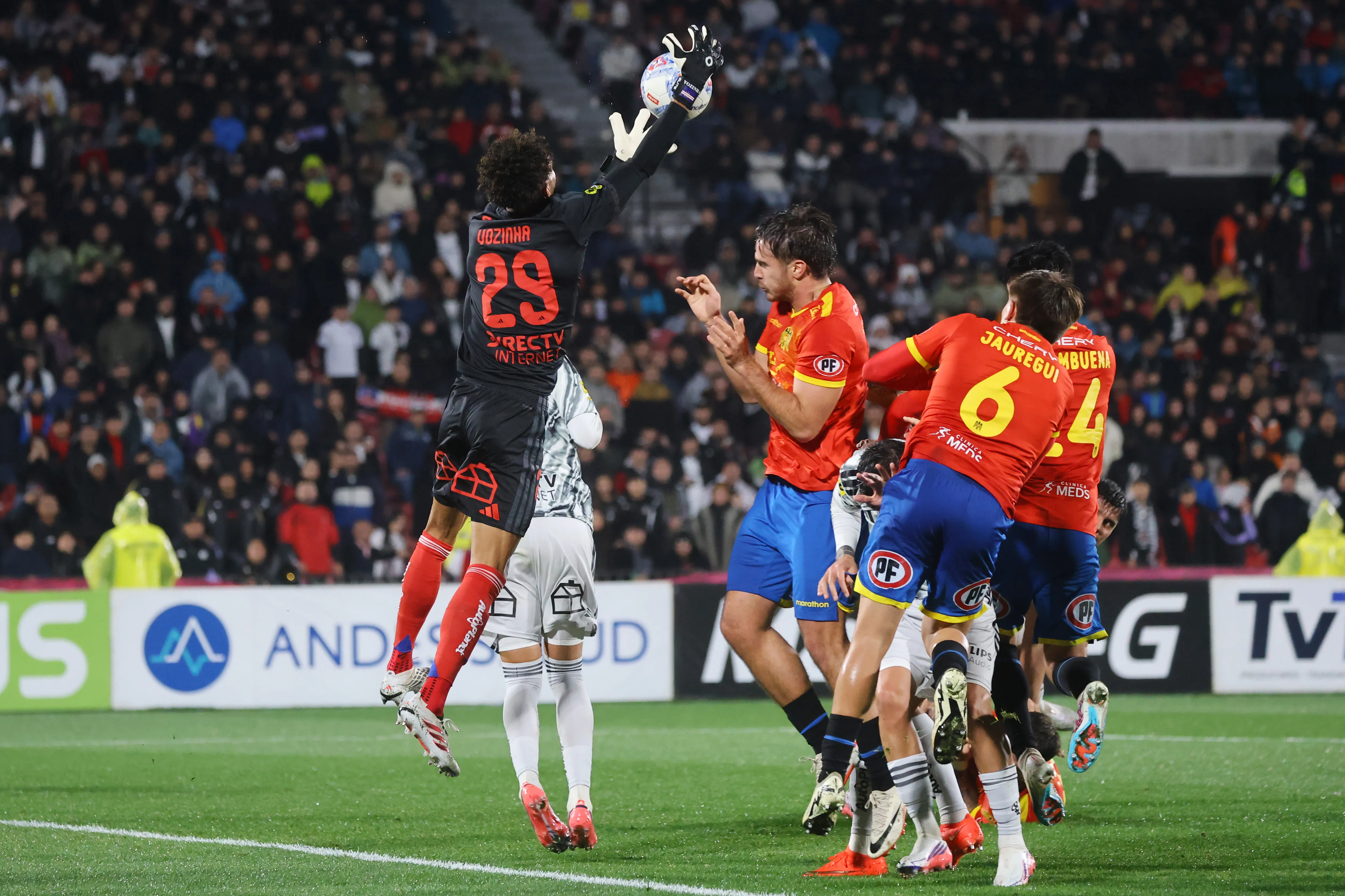 El centro que Peric desmenuzó tras el debut de Vozinha. (Jonnathan Oyarzun/Photosport).