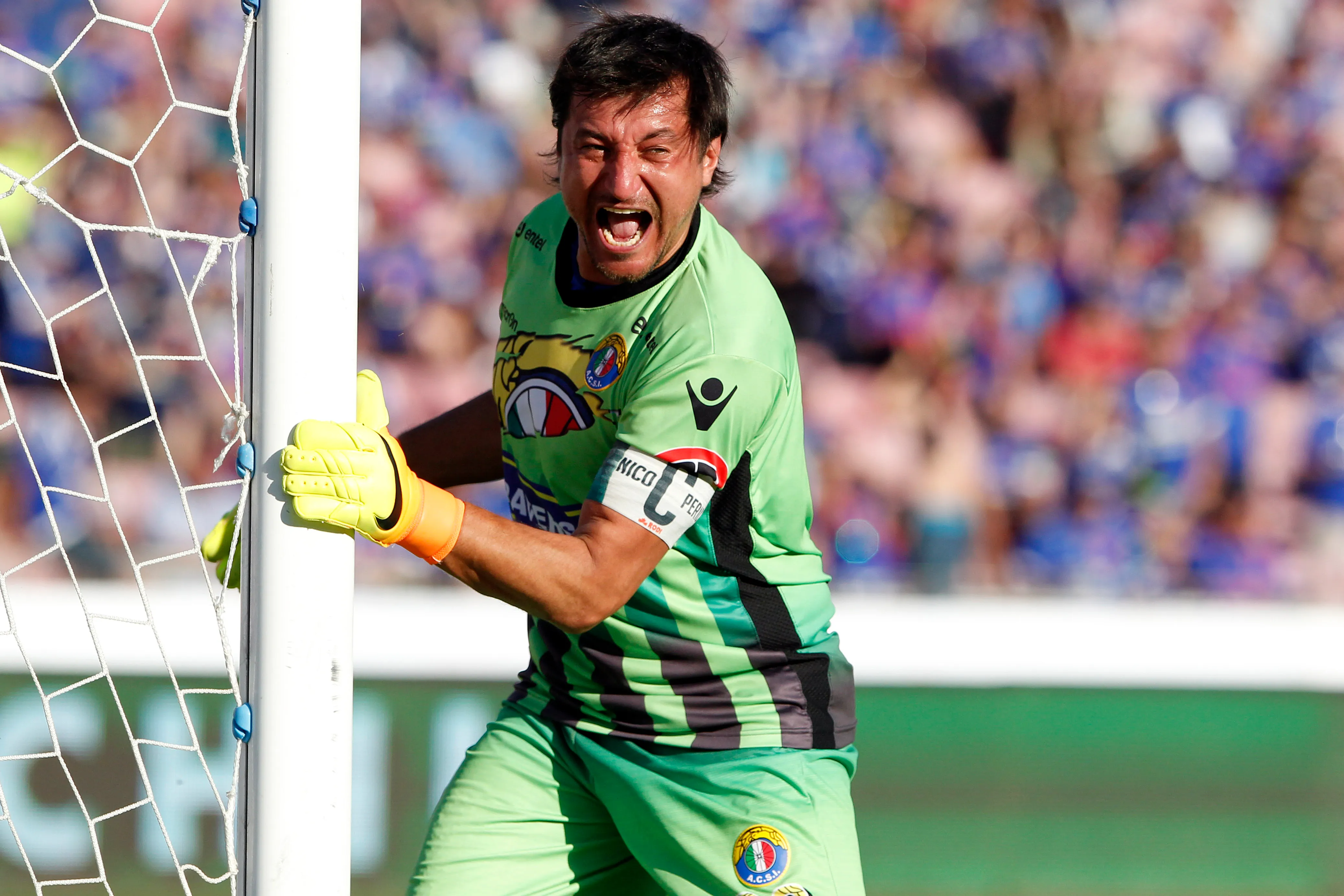 Nicolás Peric le puso una nota negativa a Vozinha por lo mostrado en su debut. (Christian Iglesias/Photosport).