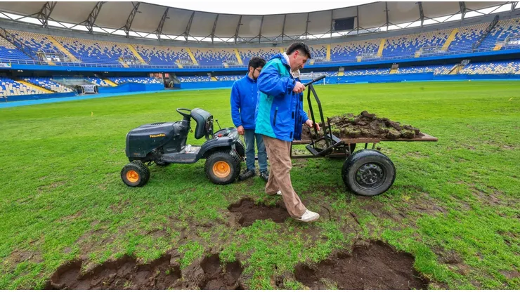 La cancha del Ester Roa no está en su mejor momento.