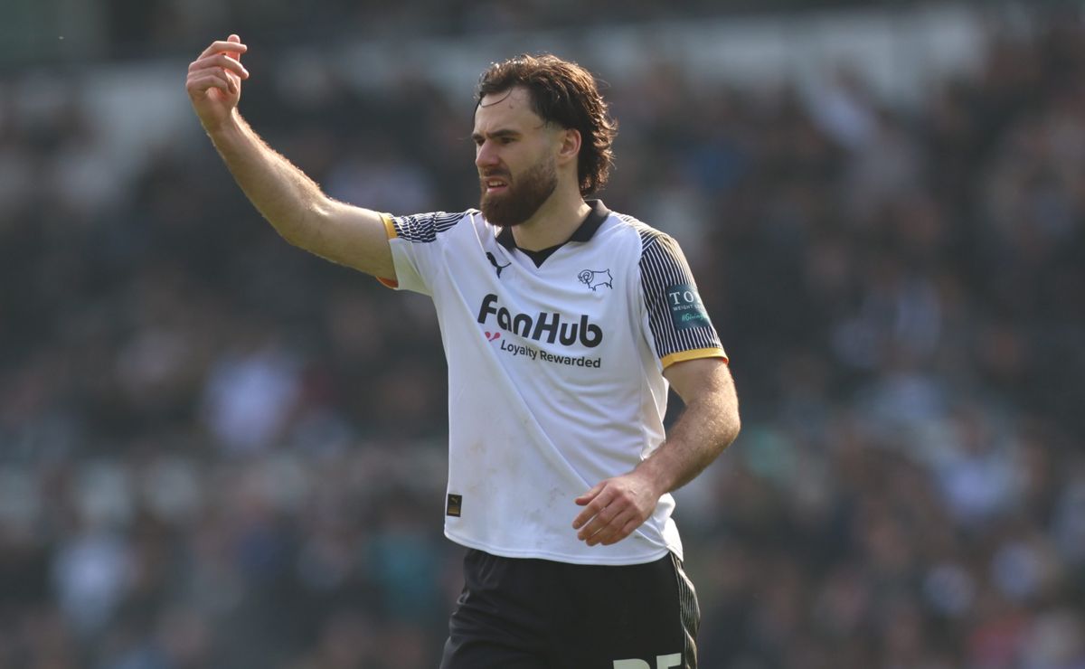 Cambia de camiseta en Inglaterra: Ben Brereton es oficializado en su nuevo equipo