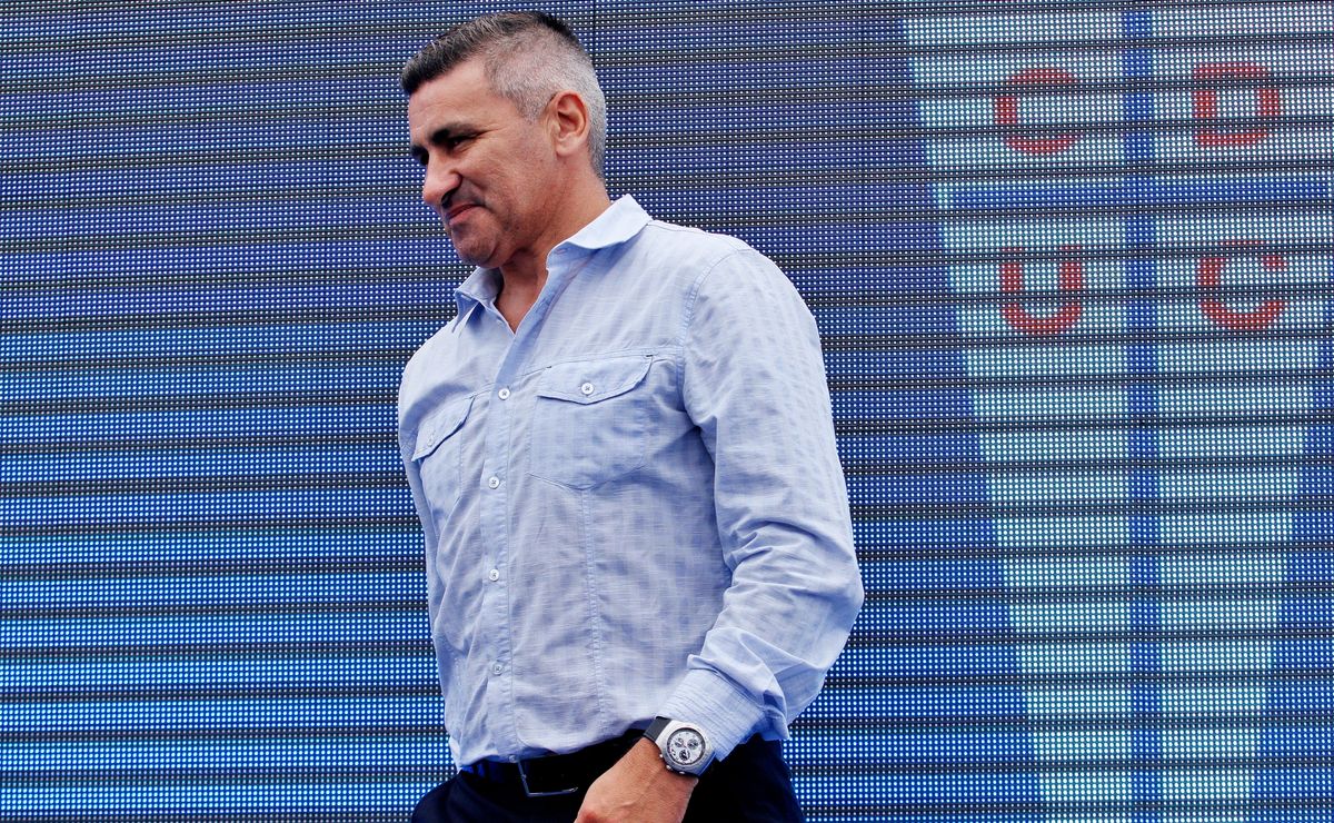 Alberto Acosta asoma como opción para reemplazar a Buljubasich en Católica