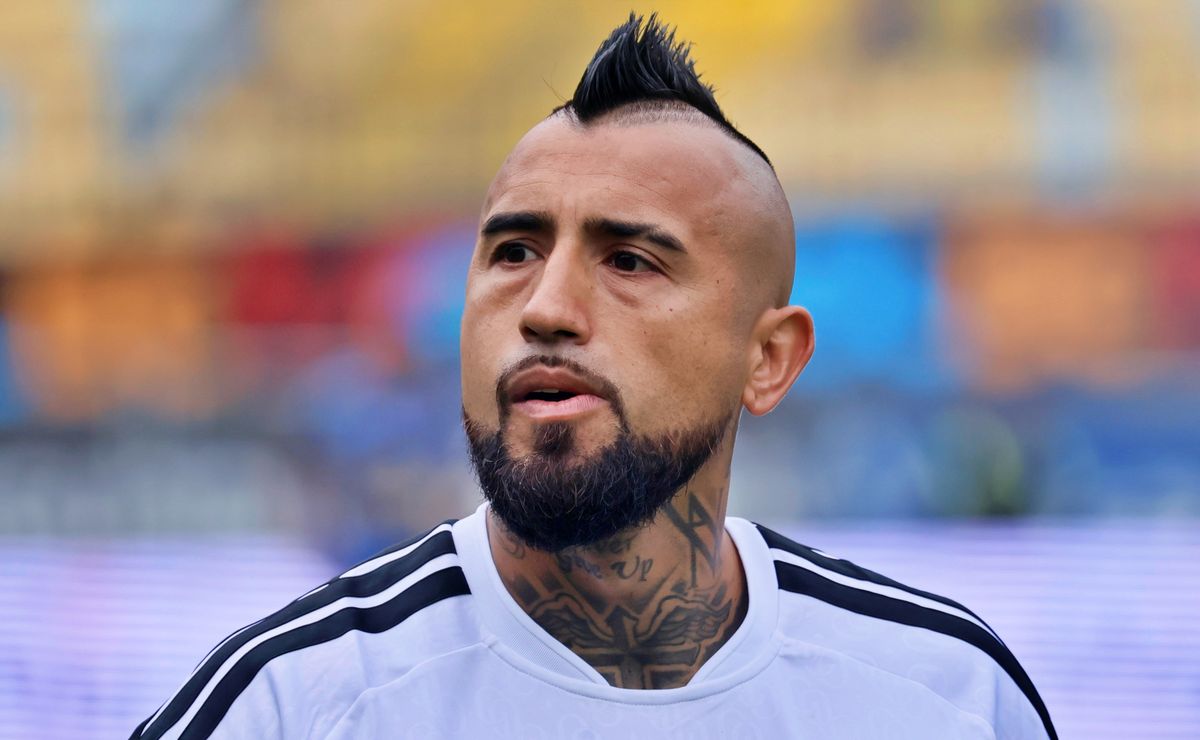 Arturo Vidal alerta por su renovación de contrato con Colo Colo: “Nadie me ha llamado”