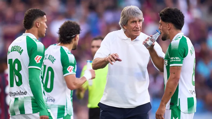 Lo pasa mal el chileno en un nuevo periodo con el club andaluz.