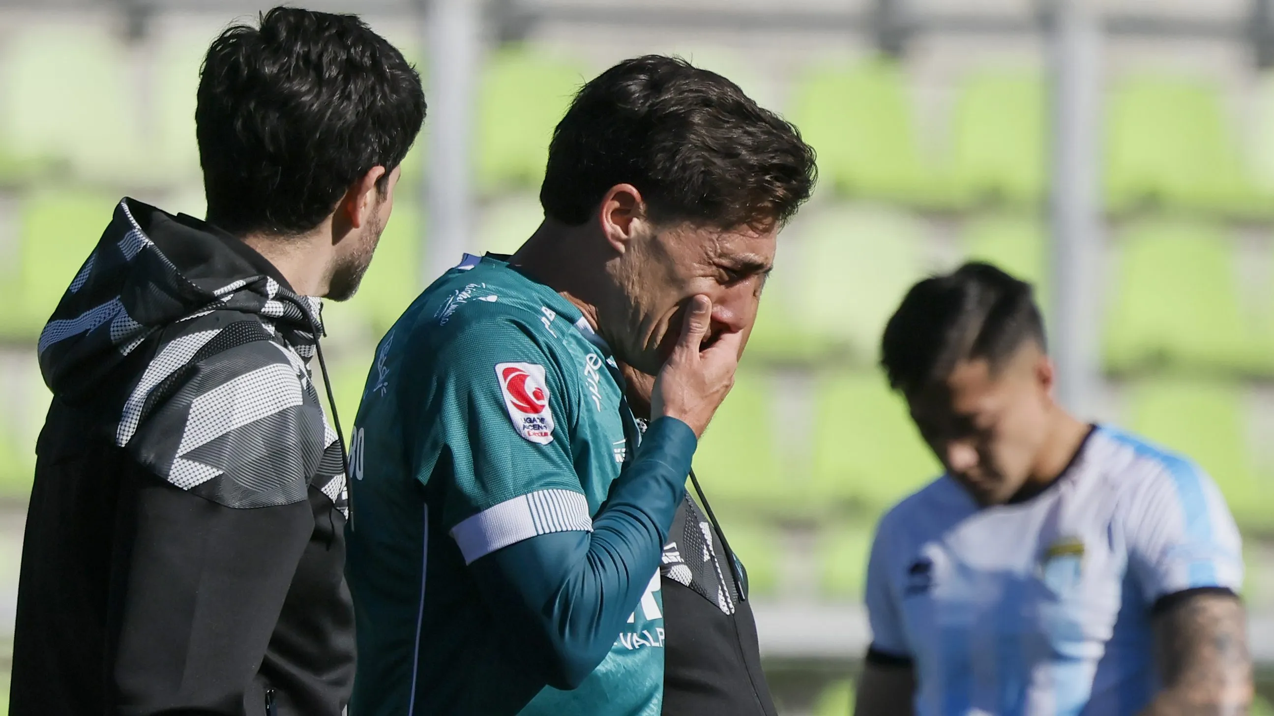 Leandro Navarro salió llorando del partido entre el Decano y Magallanes.