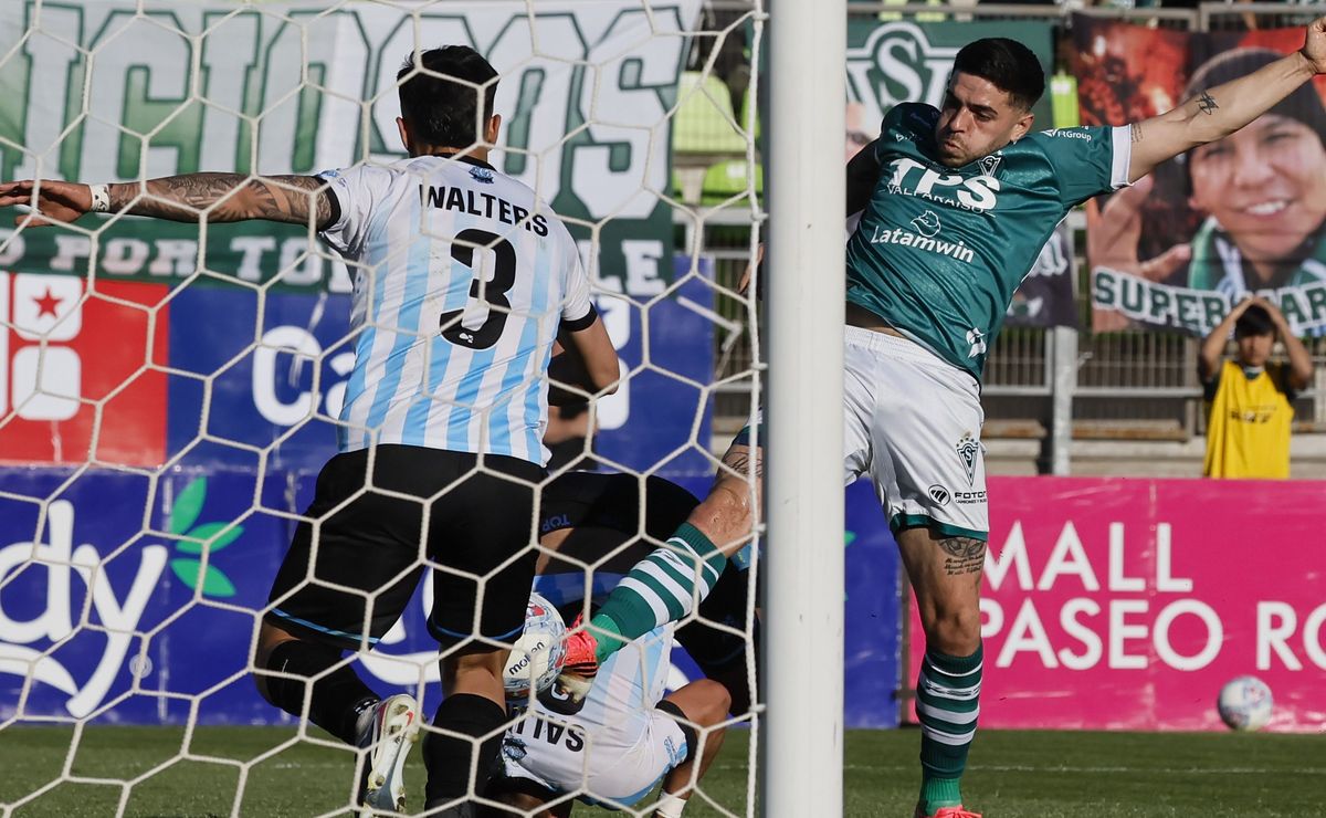 Santiago Wanderers derrota a Magallanes en un partido electrizante y sueña en la Primera B