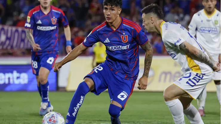 Universidad de Chile visita a Universidad de Concepción por Liga de Primera.