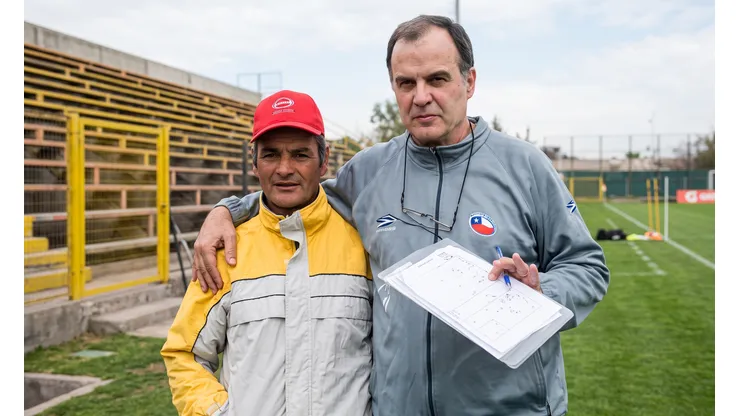 Patricio Bustamante trabajaba en la cancha de Cobreloa cuando conoció al Loco Bielsa.